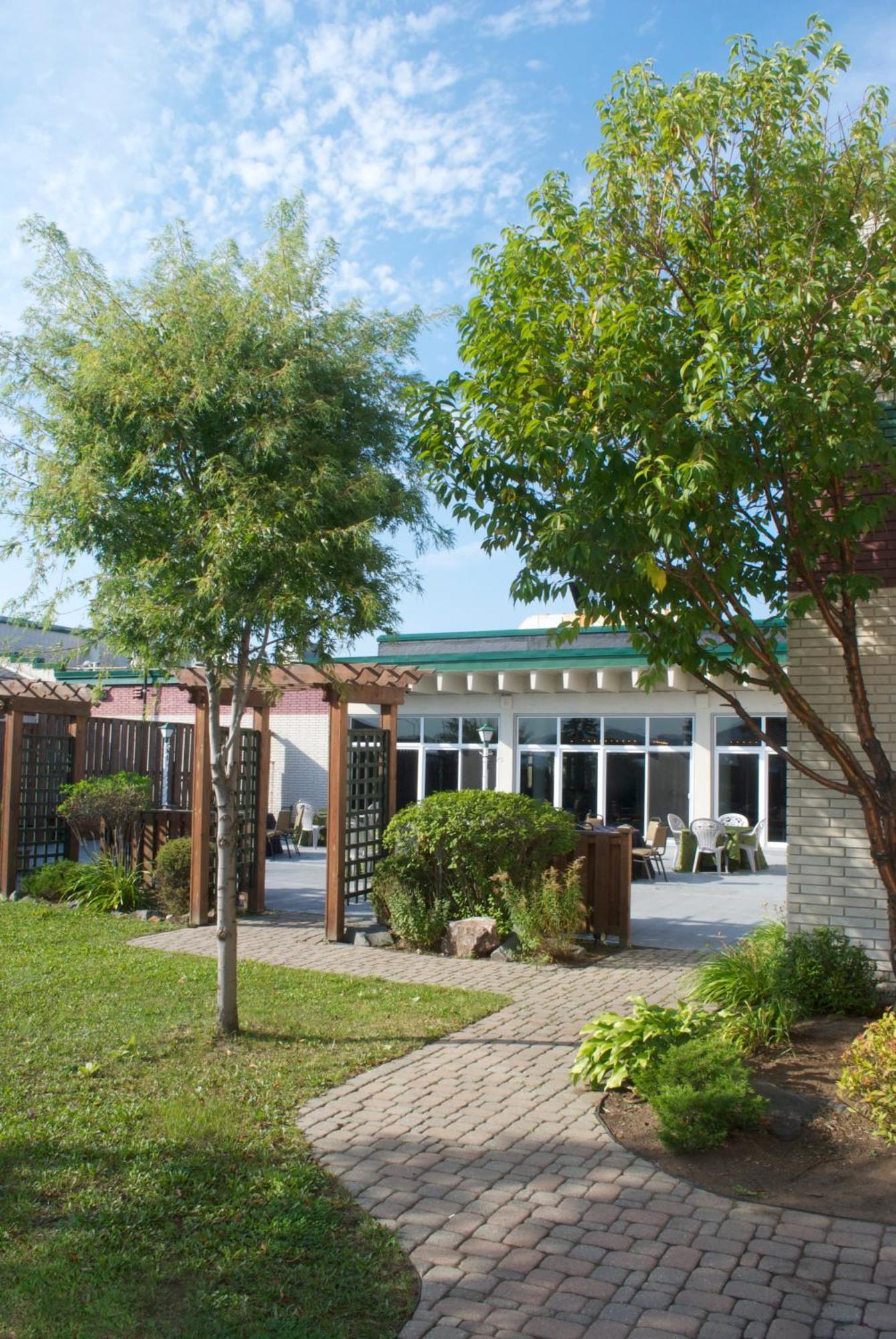 Ramada By Wyndham Airlane Motel