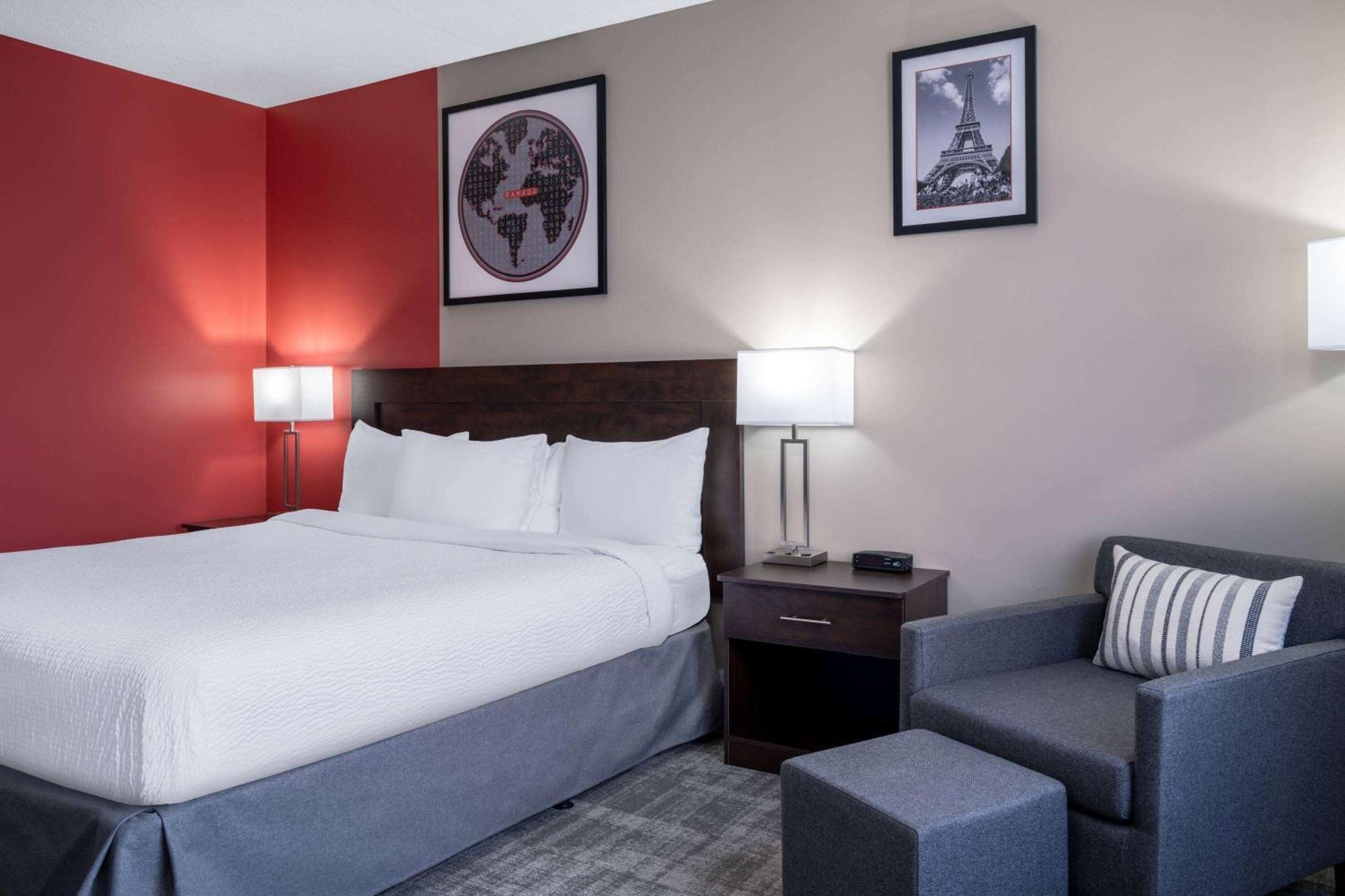Ramada By Wyndham Airlane Motel 3*