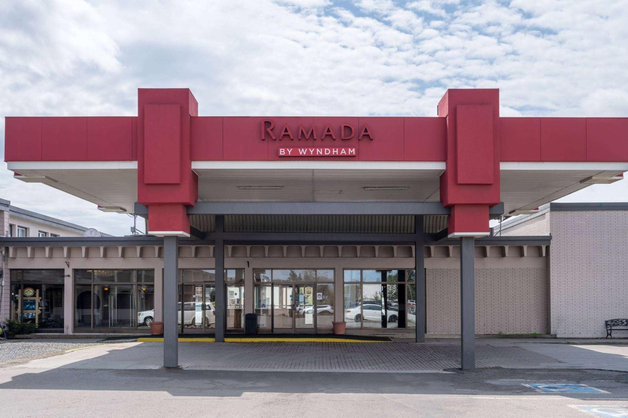 Ramada By Wyndham Airlane