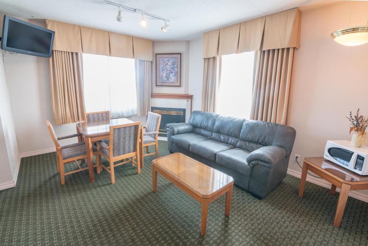 Ramada By Wyndham Airlane