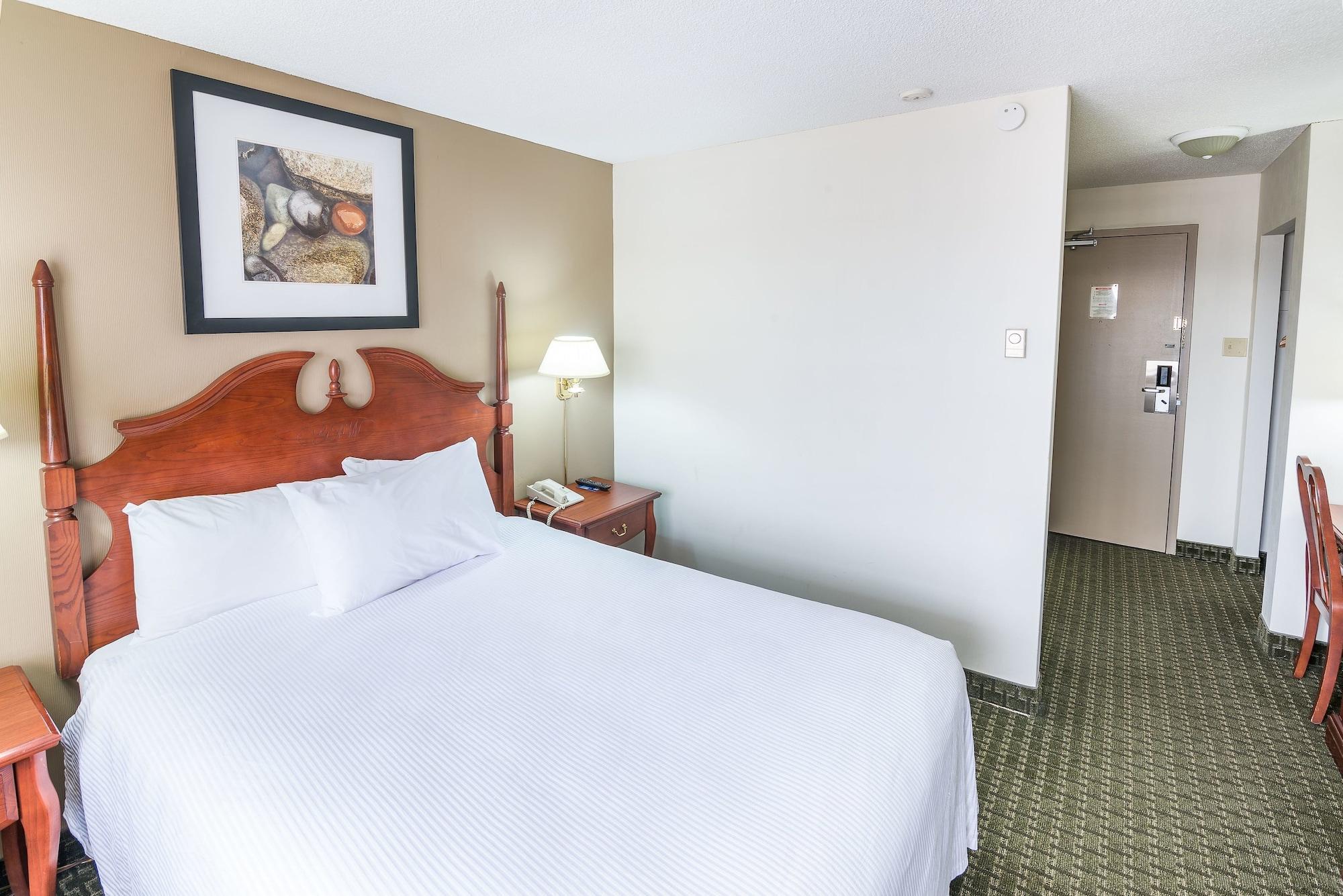 Motel Ramada By Wyndham Airlane 3*