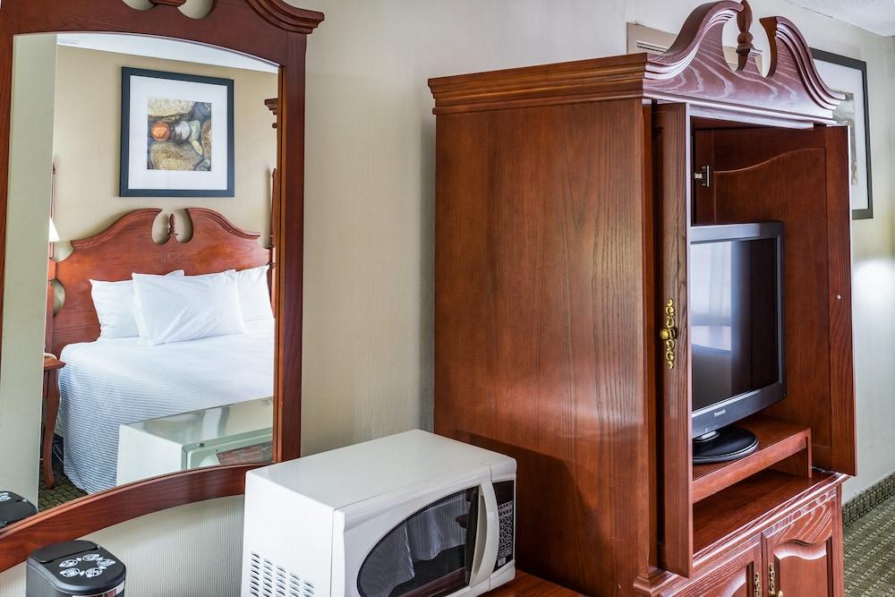 Ramada By Wyndham Airlane Motel Thunder Bay