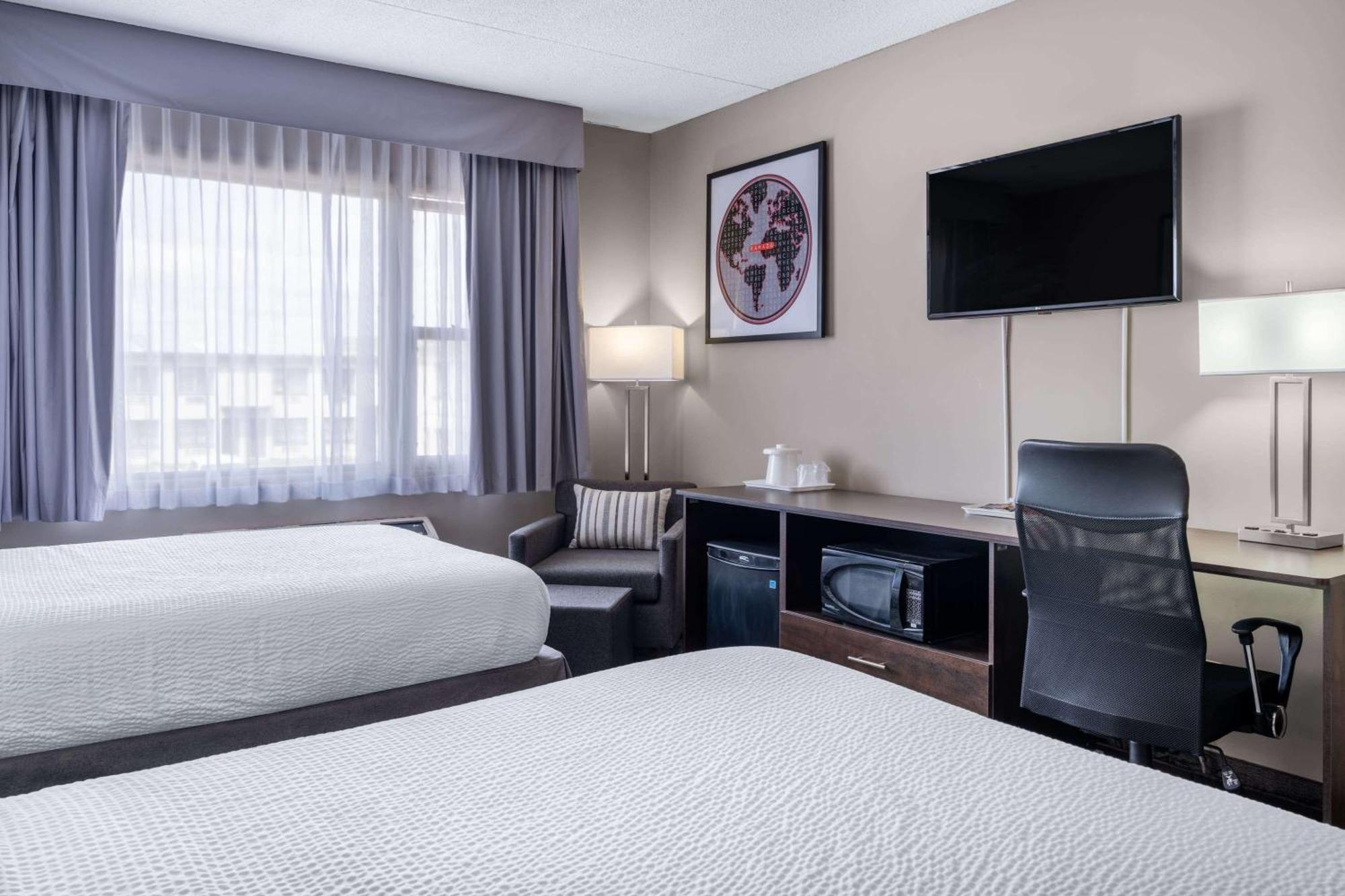 Ramada By Wyndham Airlane