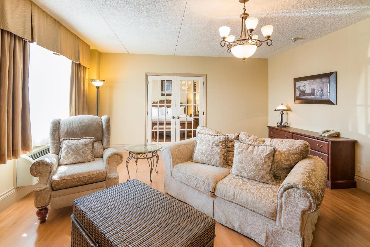 Ramada By Wyndham Airlane Motel 3*